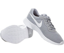 NIKE Men s Tanjun Running Shoe